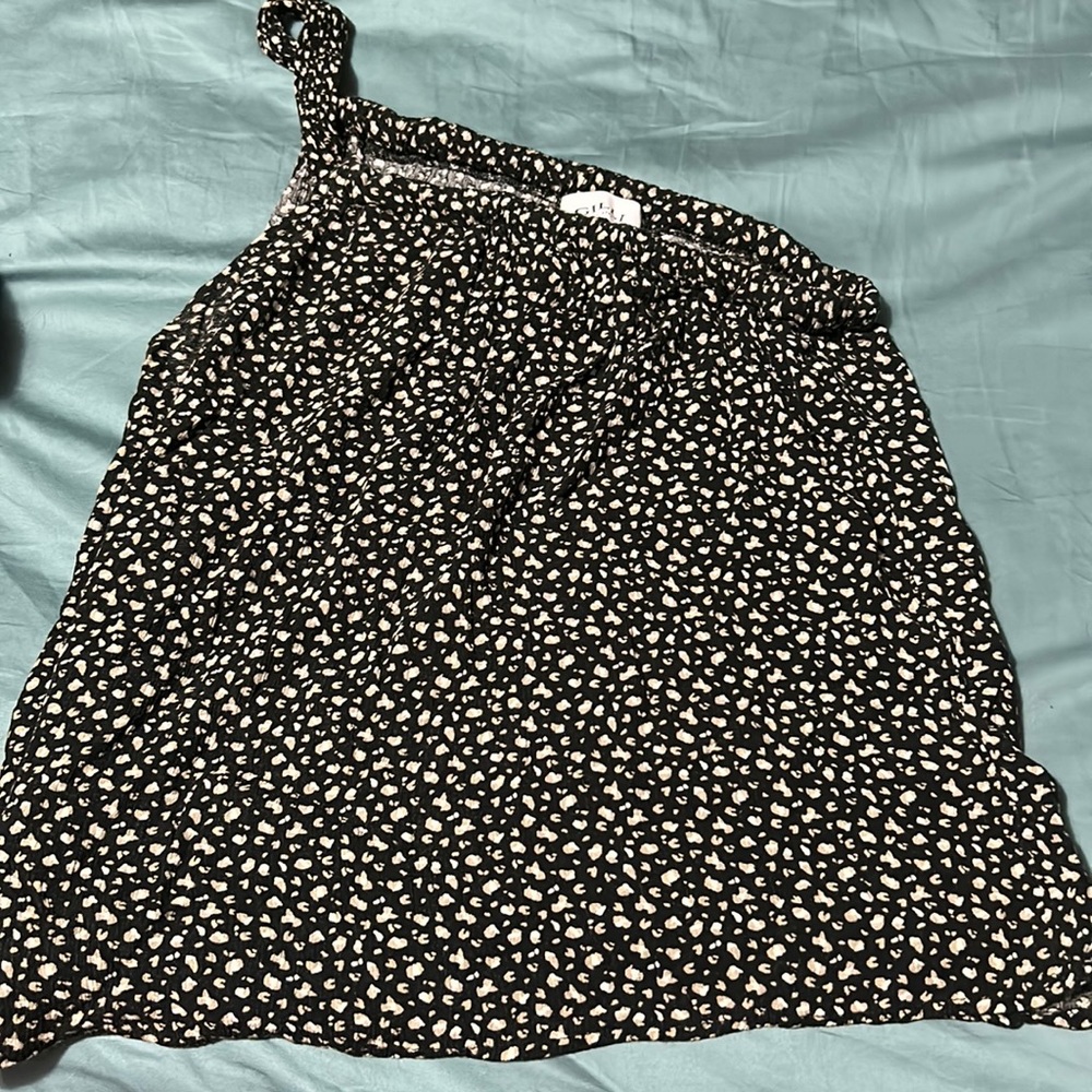 One shoulder tank